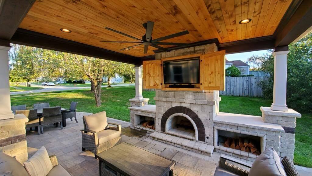 Luxury Outdoor Kitchen